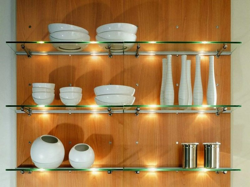 Highlights of glass shelves