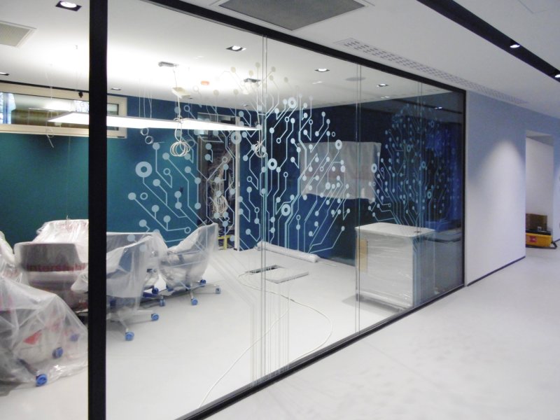 Glass partition