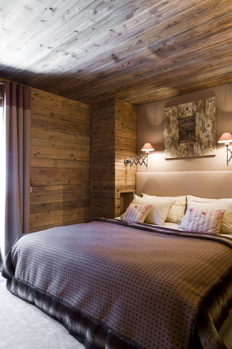 Chalet -style bedroom