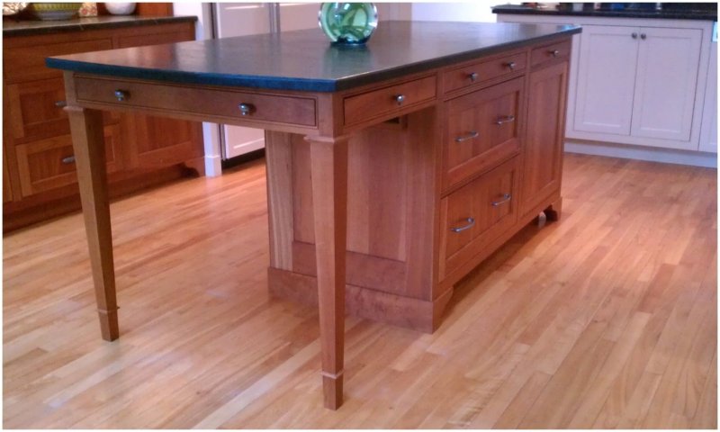 Table island for the kitchen