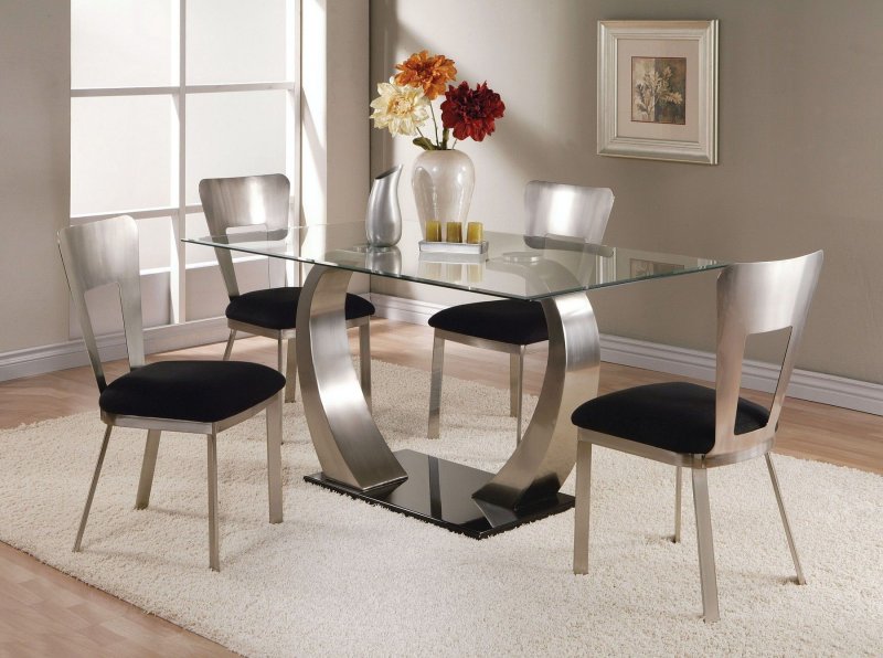 Table and chairs for the kitchen modern design