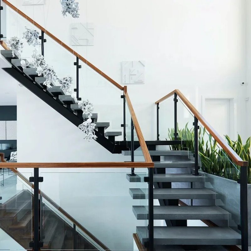 Glass railing for stairs