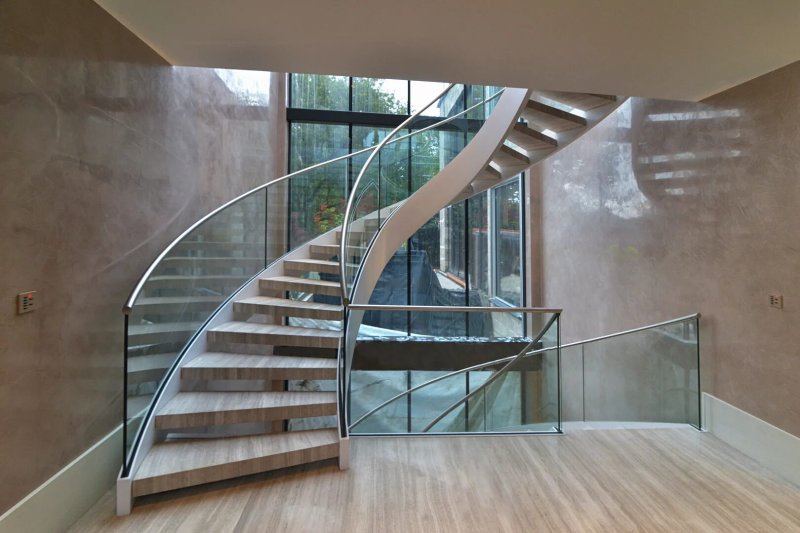 Glass screw staircase