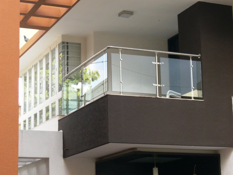 Glass fence of the balcony alute