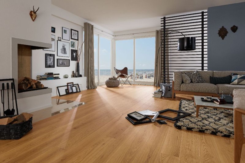 Living room with parquet floor