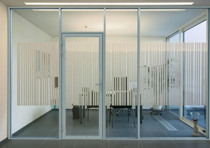 Solid -glass partitions of double glazing