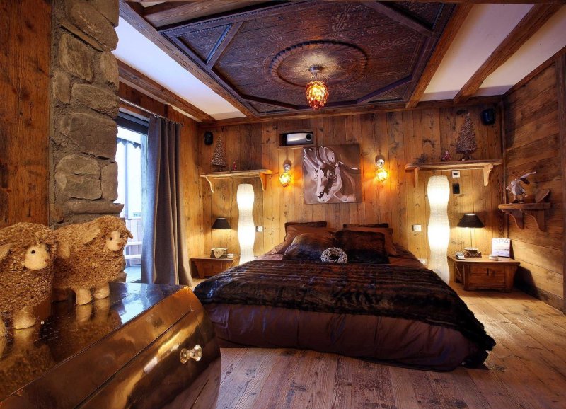 Chalet -style bedroom