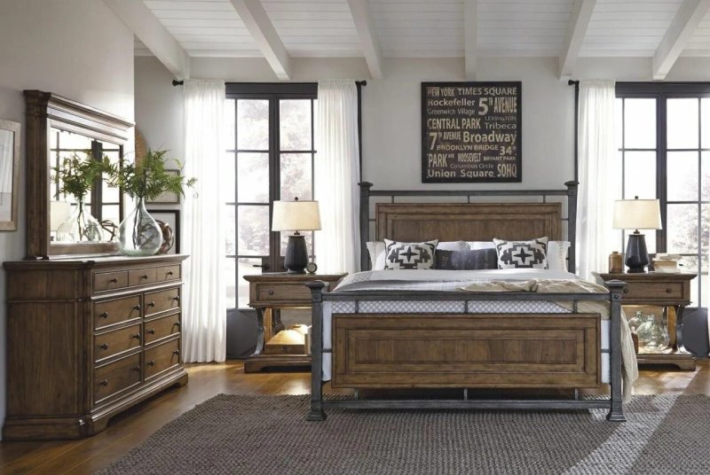 Bedroom furniture set