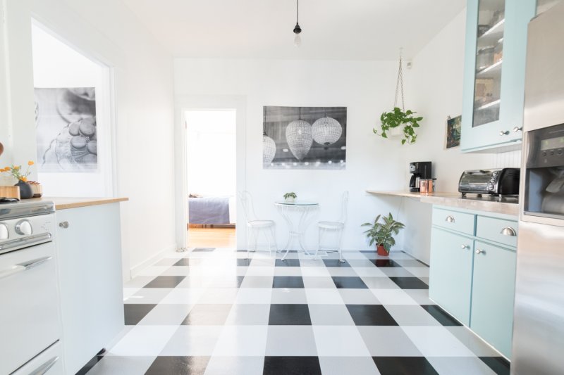 Black white tiles in the kitchen