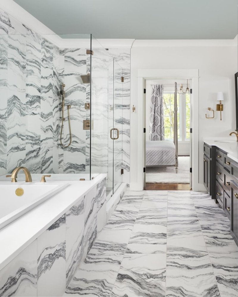 Bathroom design with marble tiles