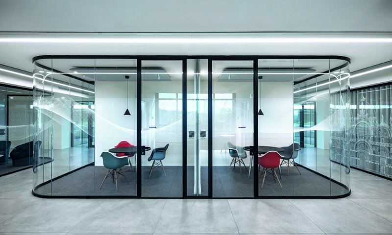 Glass partition