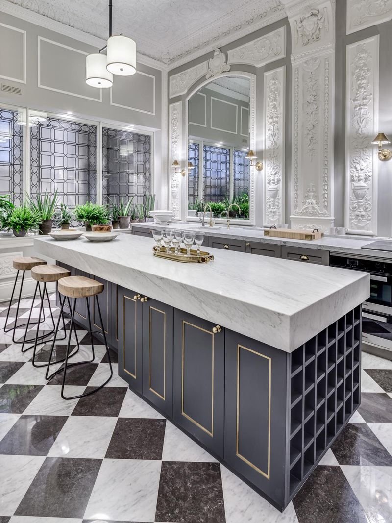 Marble in the interior of the kitchen