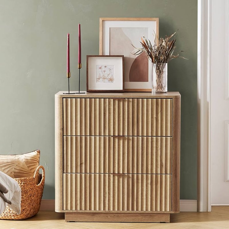 Wooden chest of drawers