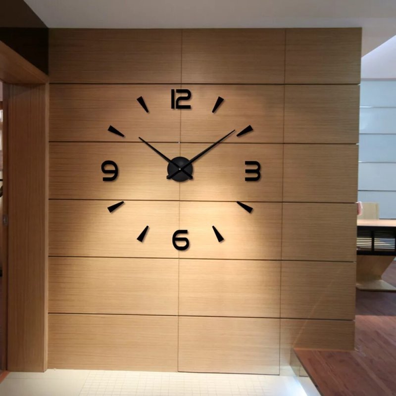 Wall clock in the interior