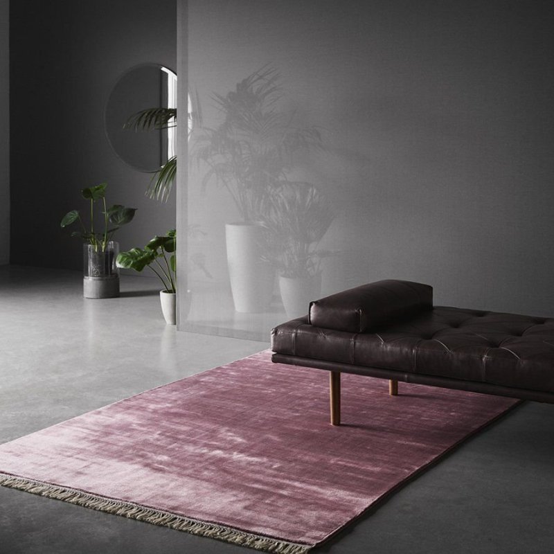 Minimalistic carpets