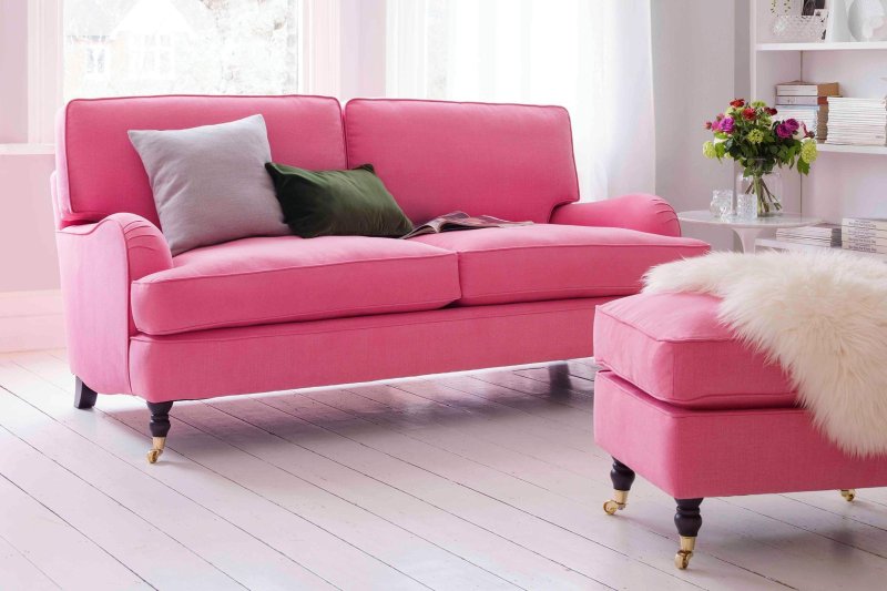 Pink sofa in the interior