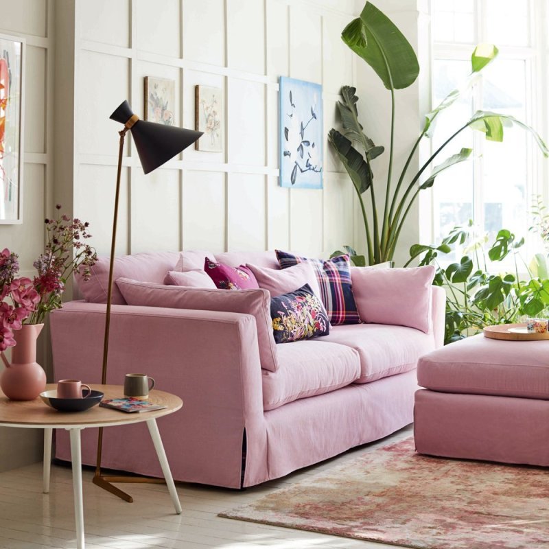 Pink sofa in the interior