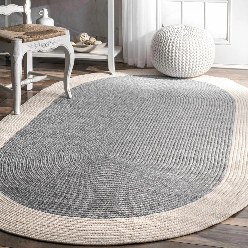 Knitted carpet