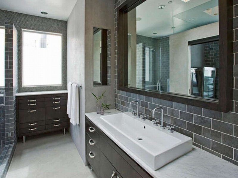 Gray bathroom design