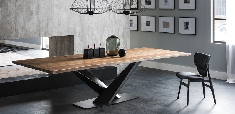 Cattlan Italia Dining table