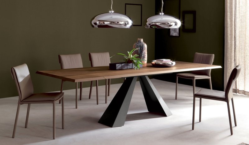 Cattlan Italia table