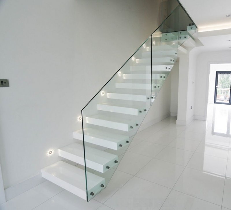 Glass fence for stairs