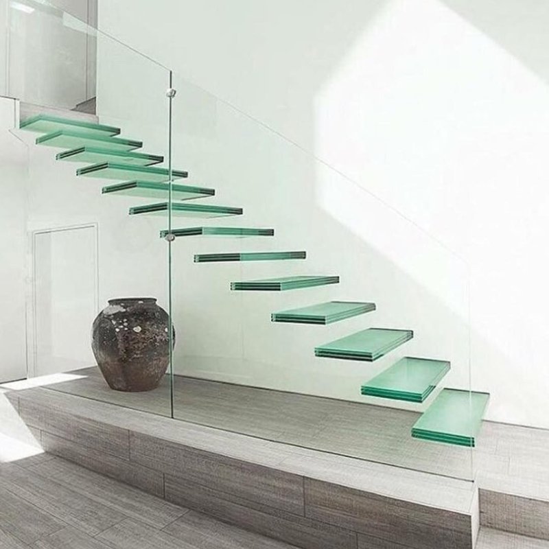 Glass screw staircase