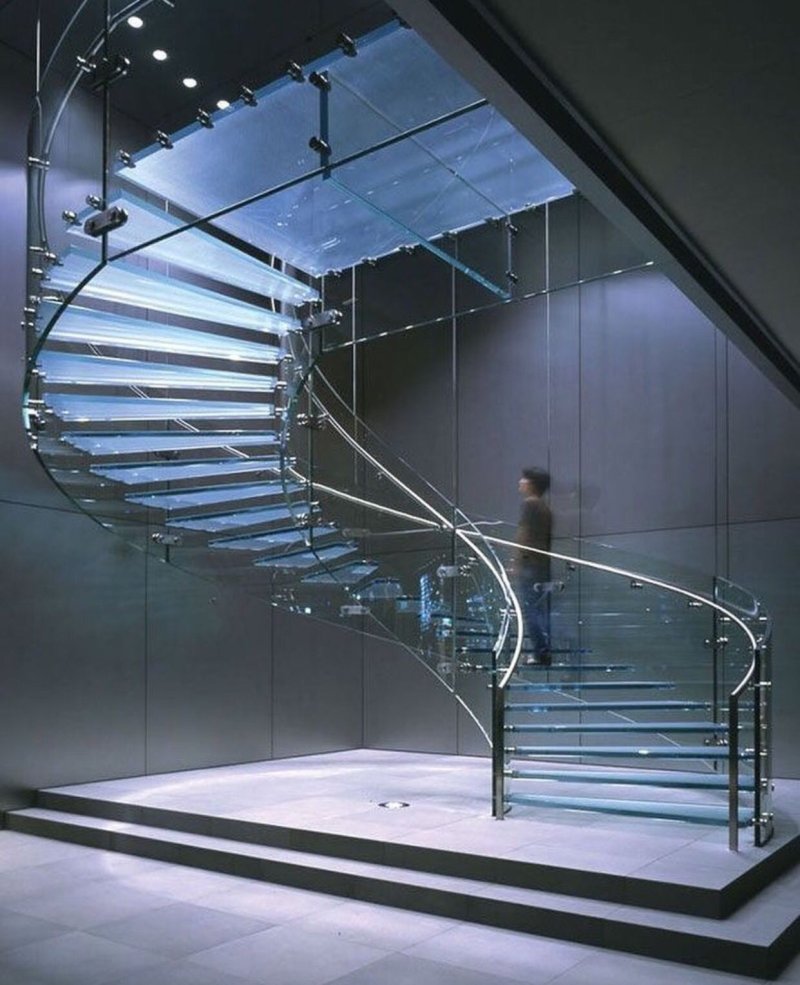 Glass screw staircase