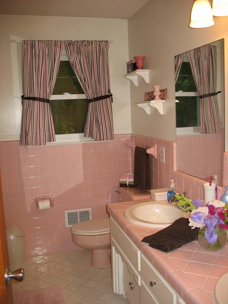 Pink bathroom design