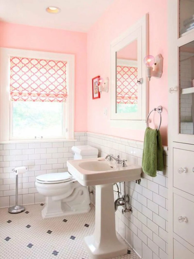 Bathroom in pink tones