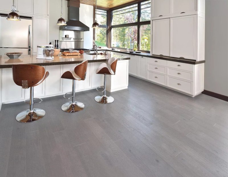 Laminate in the interior of the kitchen