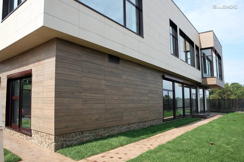 Facade from porcelain tiles