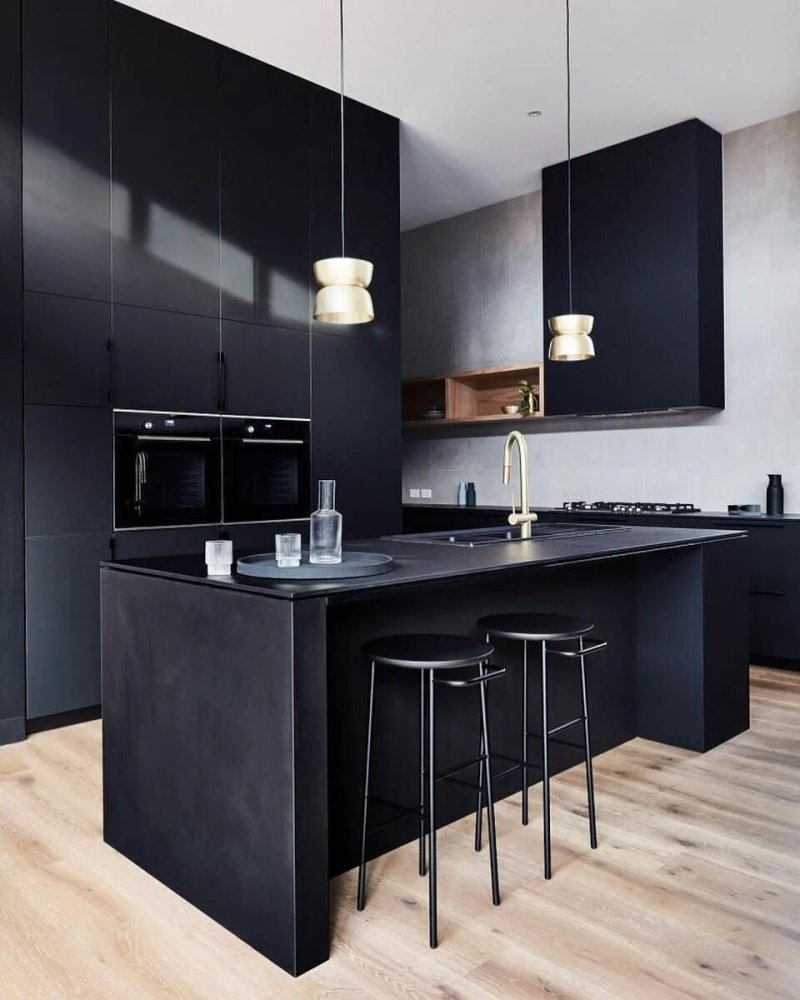 Black kitchen