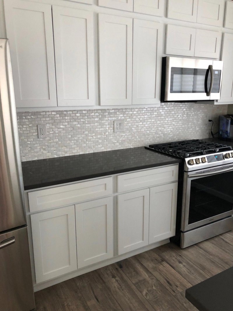 White kitchen Gray countertop