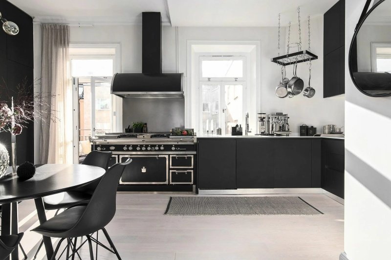 Black white kitchen