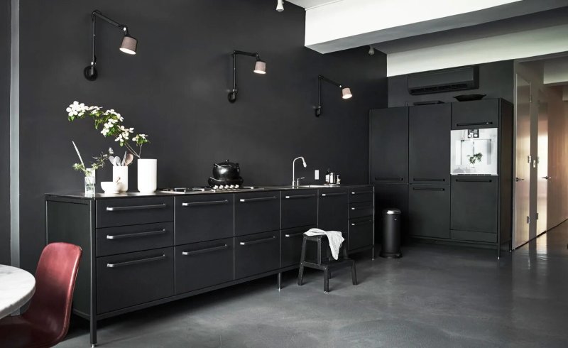 Black kitchen