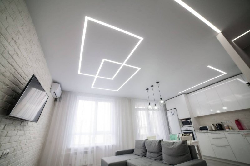 Ceiling with light lines