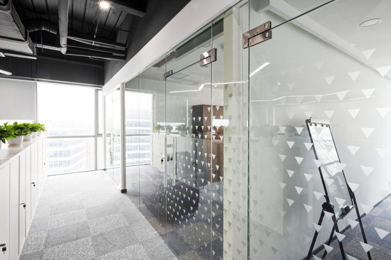 Glass partition