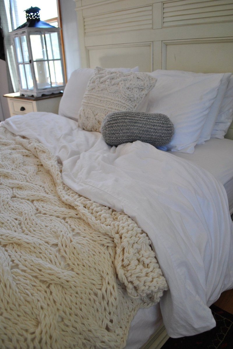 Knitted blanket