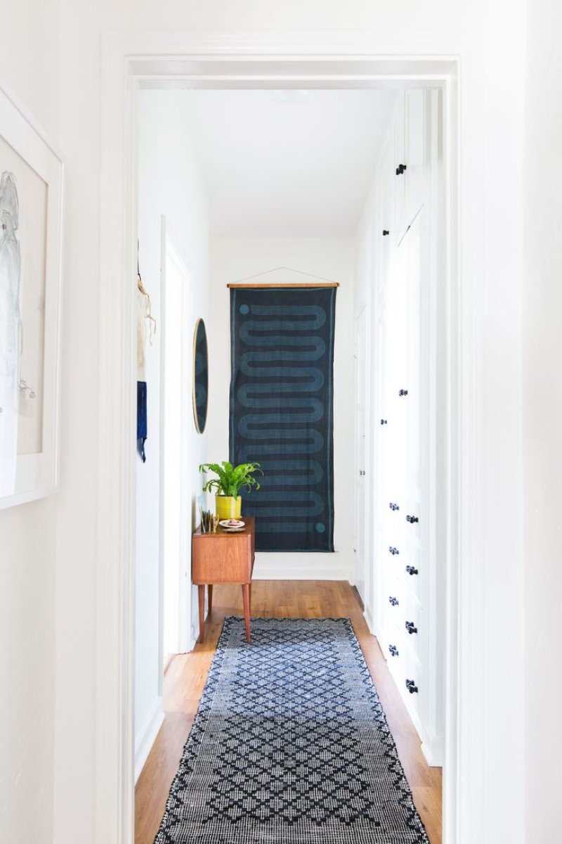 Narrow hallway in the Scandinavian style