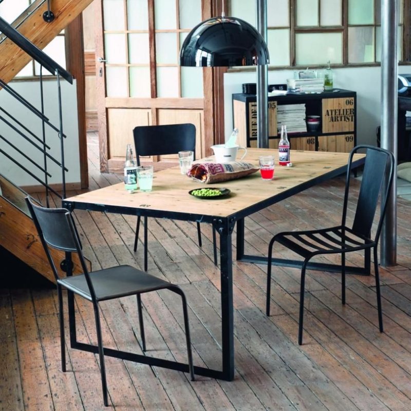 Loft -style kitchen table