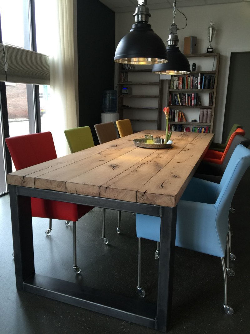 Iron dining table (loft)