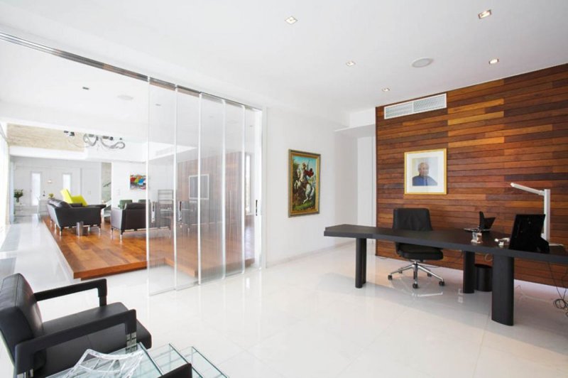 Glass partitions Office