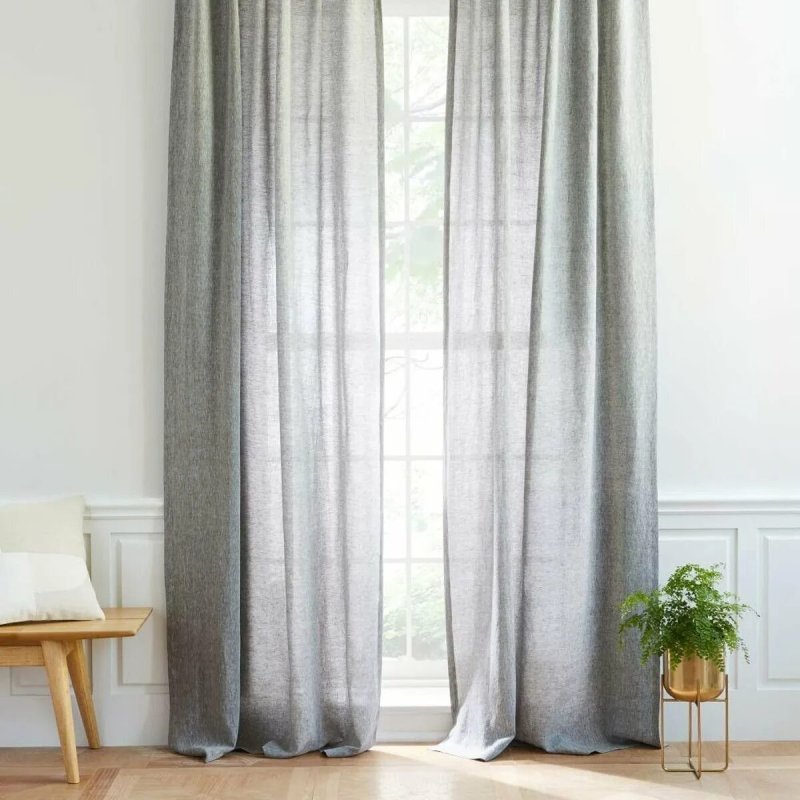 Linen curtains in the interior