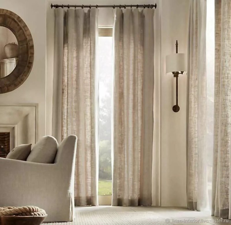 Linen curtains in the interior