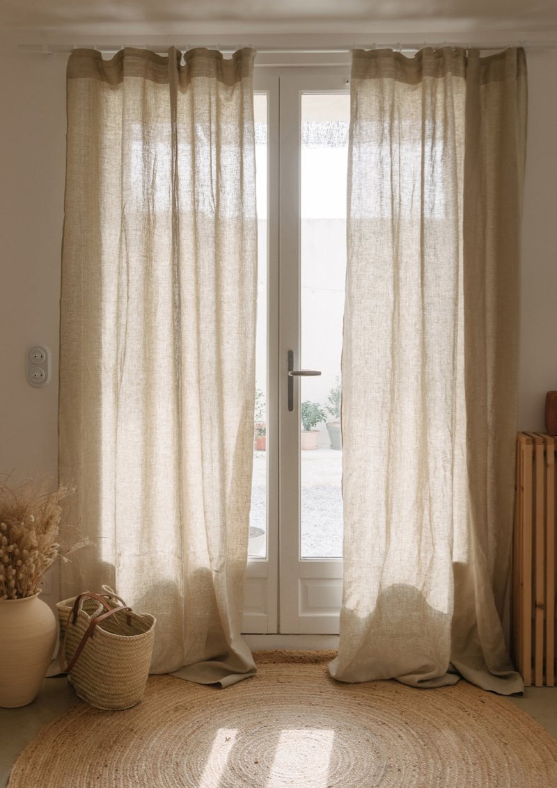 Linen curtains in the interior