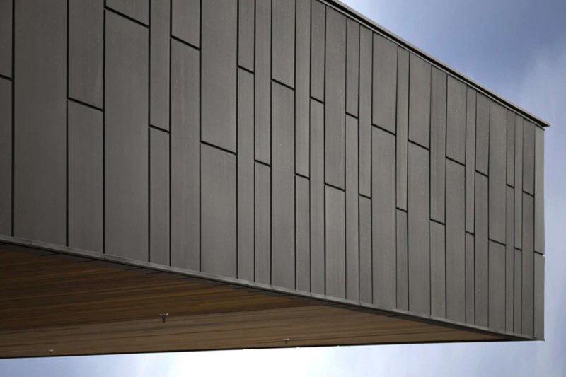 Metal facade panels