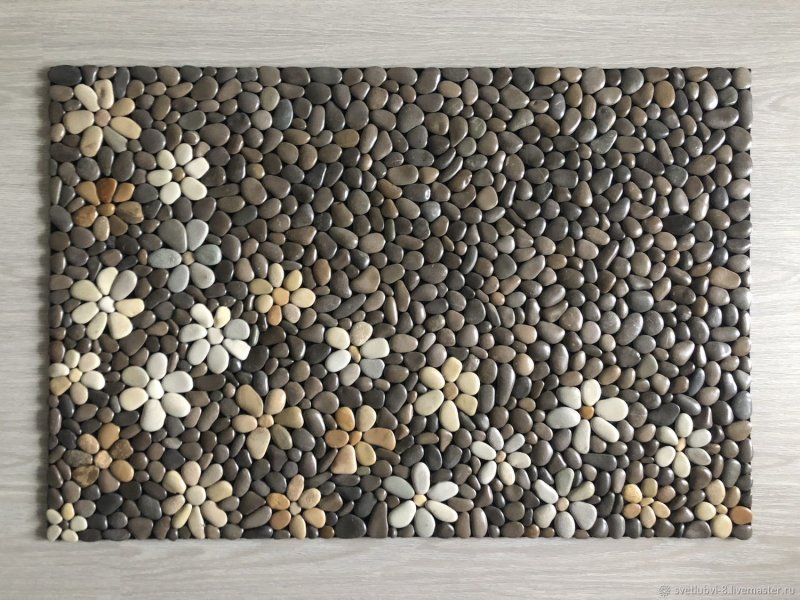 Mosaic from pebbles