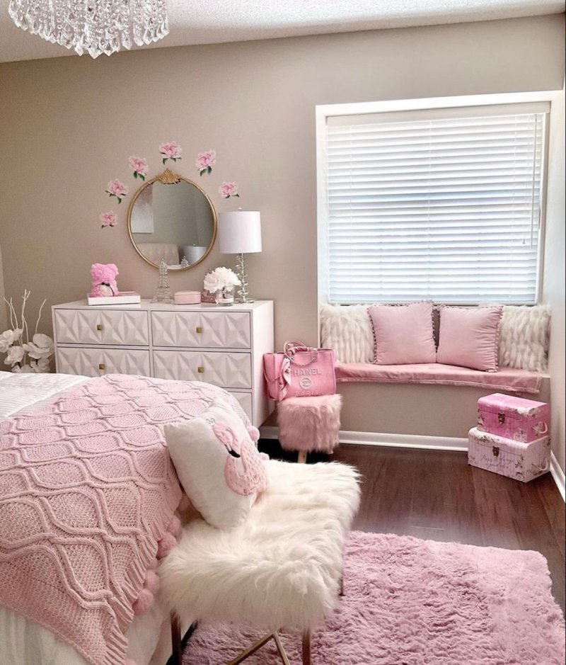 Pink bedroom