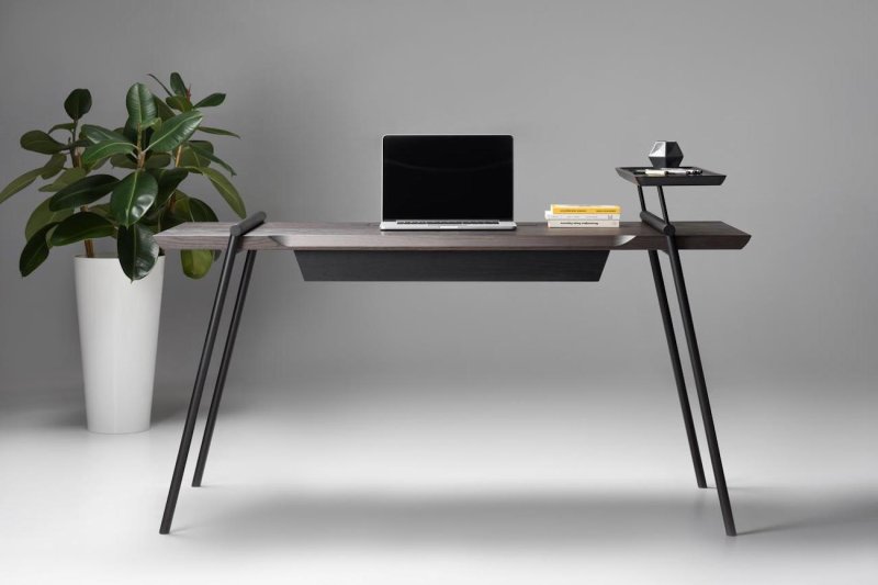 Minimalism style computer table